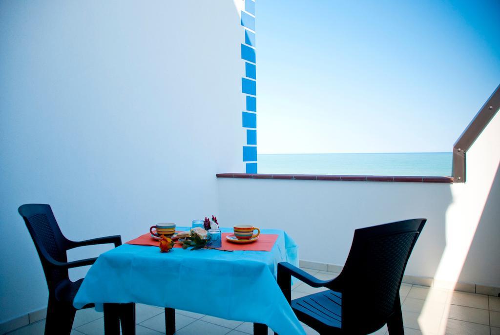 In Riva Al Mare B&B กาโปดอร์ลันโด ห้อง รูปภาพ