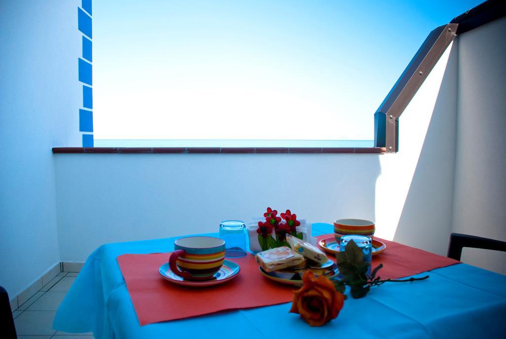 In Riva Al Mare B&B กาโปดอร์ลันโด ห้อง รูปภาพ
